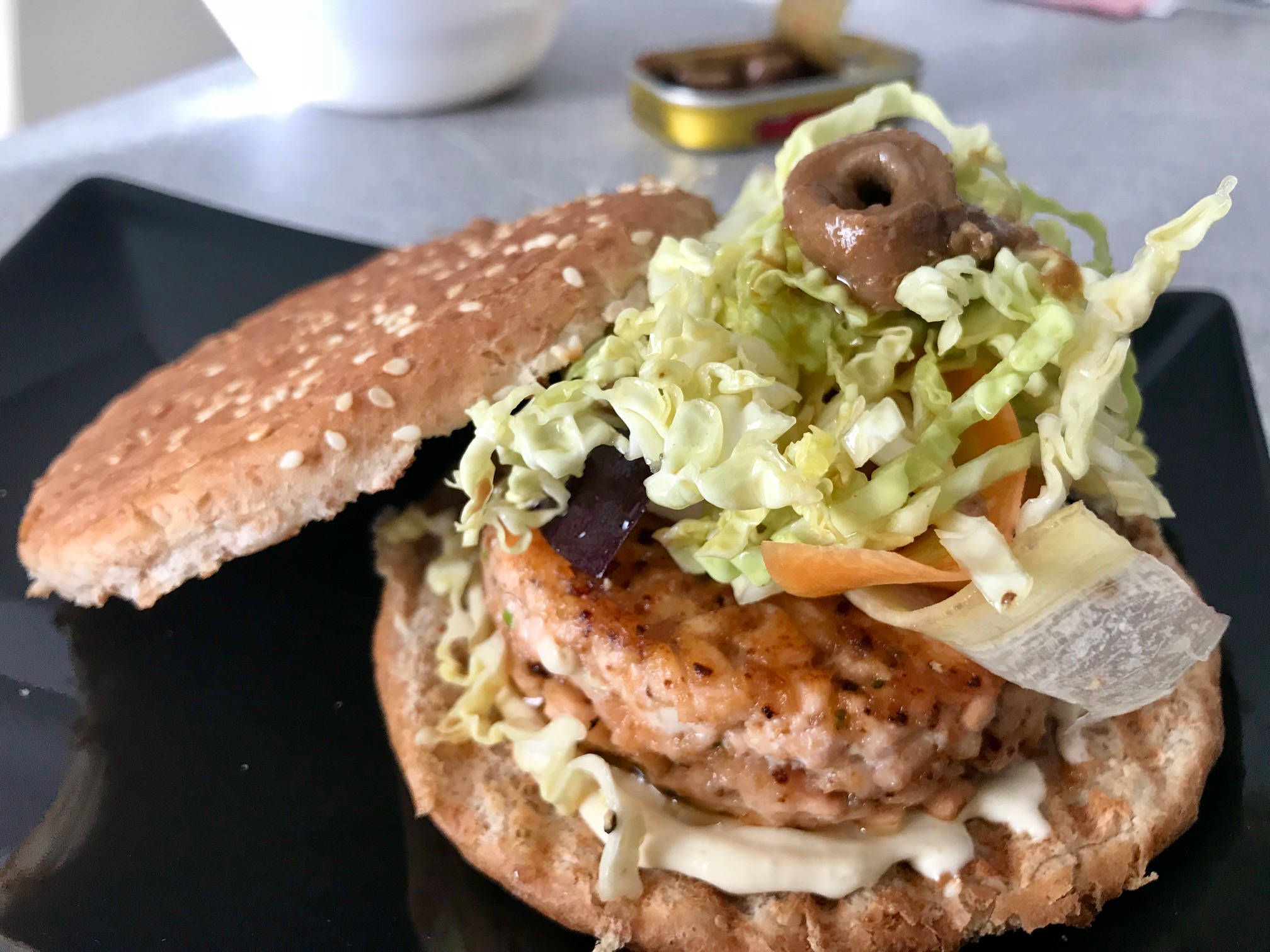 SALMON BURGER